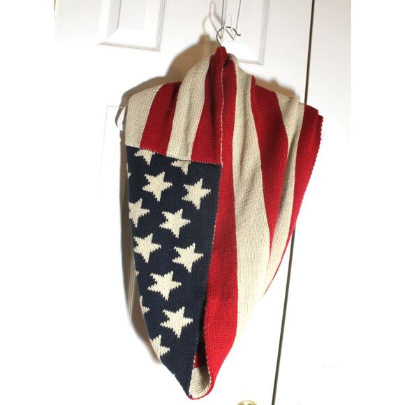 David & Young Soft Acrylic US Flag Infinity Scarf - Picture 1 of 3